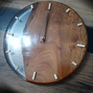 horloge bois et resine epoxy 28 cm