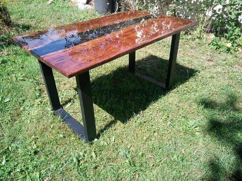 Table de Service 140×80 cm Noyer Époxy Noir & Doré – vue de côté