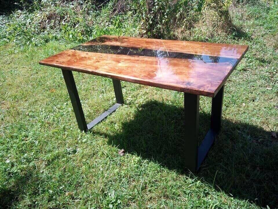 Table de Service 140×80 cm Noyer Époxy Noir & Doré