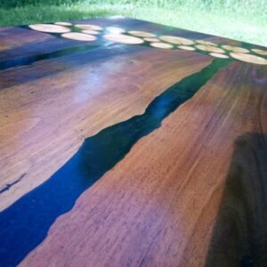 Table Basse Noyer & Époxy Noir Fumée (Rondins, 1930, Relookée) – vue de détail