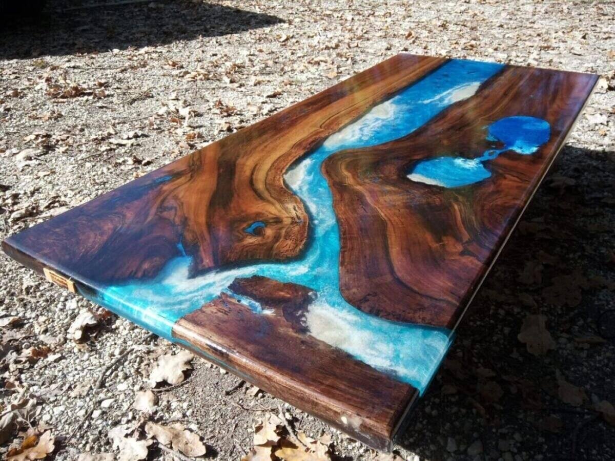 able Basse Live Edge Noyer Échauffé Effet Mer 3D