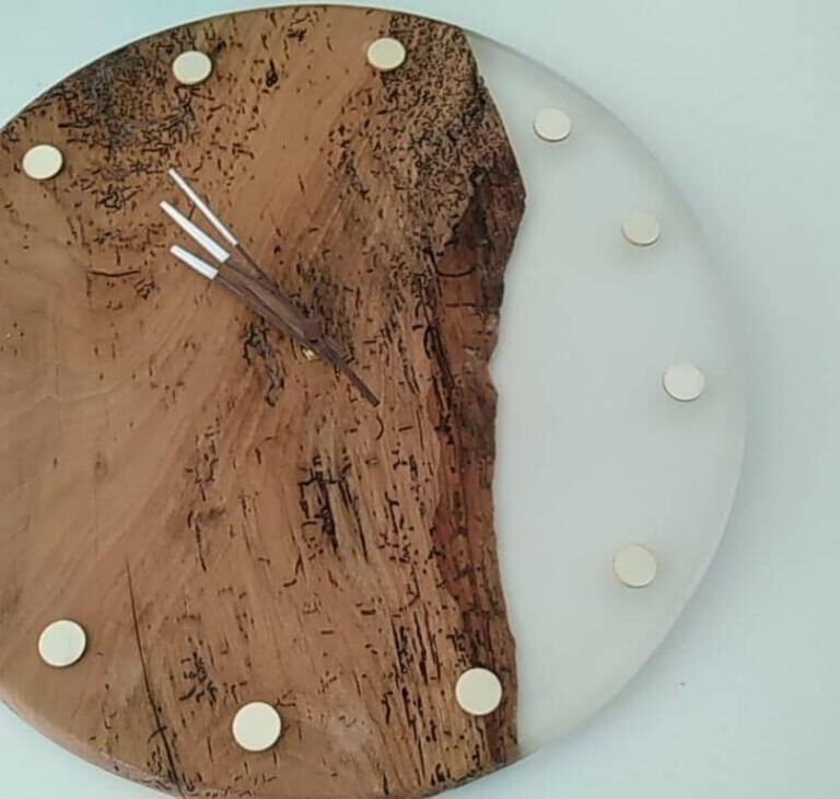 Horloge murale en bois – modèle 7