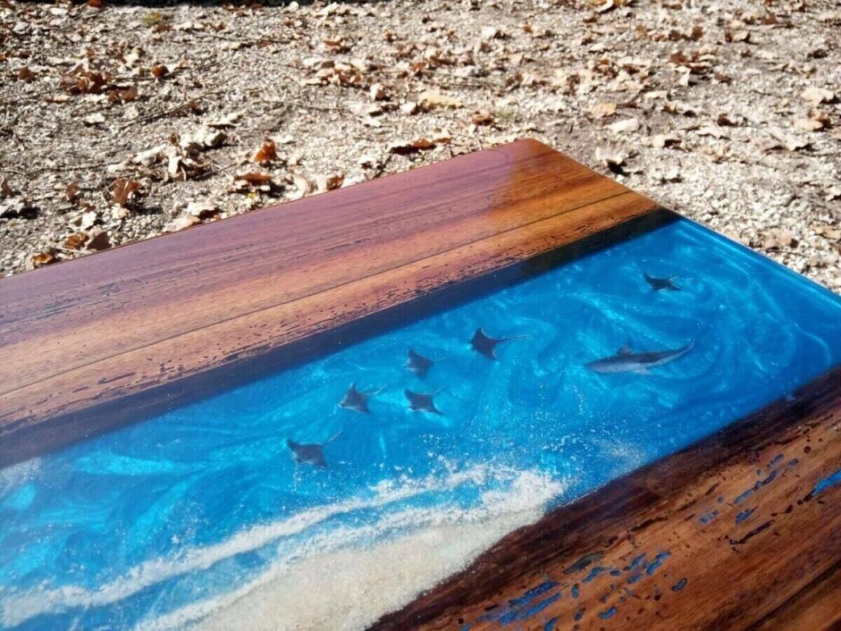 able Basse Live Edge Noyer Échauffé Effet Mer 3D – gros plan sur la finition