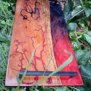 plateau de service epoxy noyer gravure lichtenberg