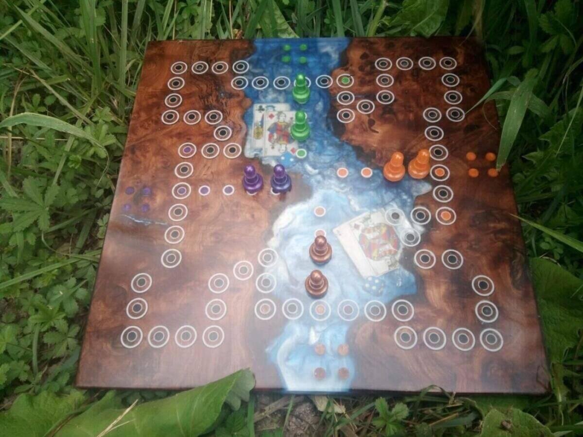 Jeu de Toc « Rivière d’Émeraude » en Orme Galeux & Époxy 4 Joueurs