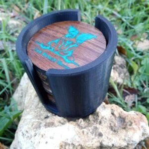 dessous de verre en epoxy et chene gravure jack russell – vue de détail