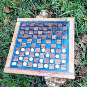 Jeu de Dames en Chêne Massif & Résine Époxy Bleu Océan