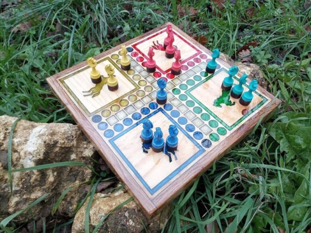 Jeu des Petits Chevaux de Luxe – vue d’ensemble