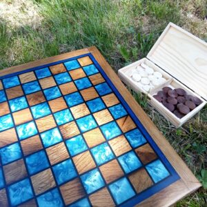 jeu de dames en chêne et epoxy , bois massif, epoxy, pions boite de rangement