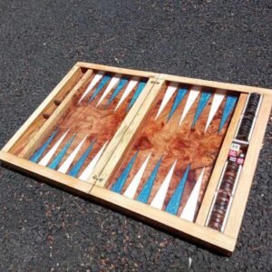 Backgammon de Luxe Artisanat – Chêne Massif, Orme Galeux & Époxy Bleu Turqoise