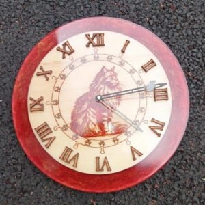 horloge chat en peuplier et epoxy Ø35cm