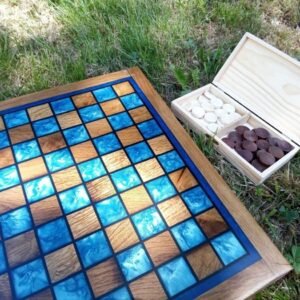 Jeu de Dames Luxe Chêne Massif & Époxy Bleu – Artisanat Design – vue de détail