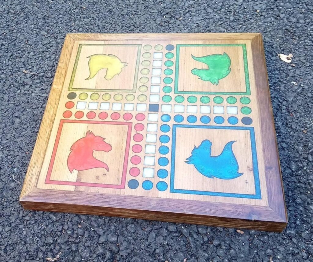 Jeu des Petits Chevaux en bois – modèle 35