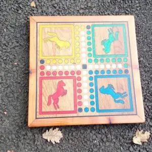 jeu de petits chevaux bois et époxy