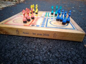 Jeu petits chevaux en bois