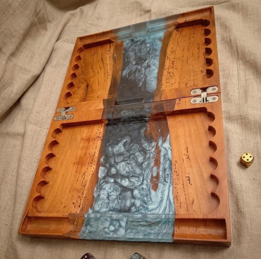 Backgammon de Luxe  Époxy Bleu  noir, orme massif