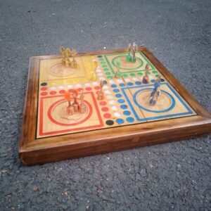 Jeu des Petits Chevaux  + pions en bois et époxy