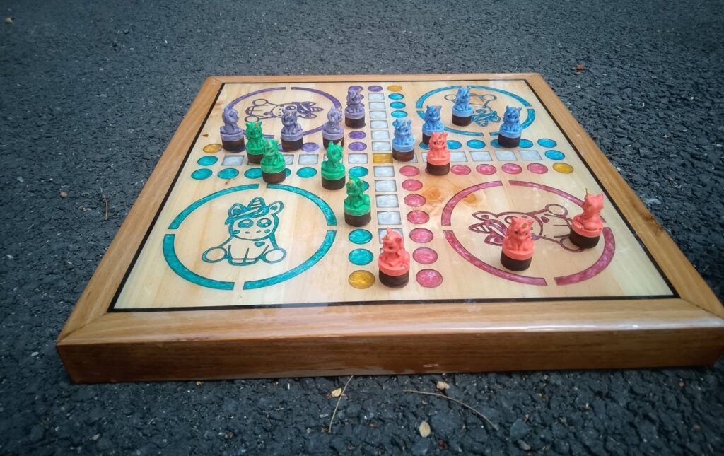 jeu des petites chevaux bois thème licornes