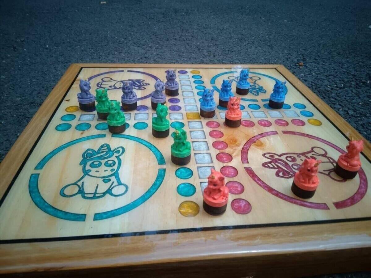 Jeu des Petits Chevaux en bois massif theme licorne