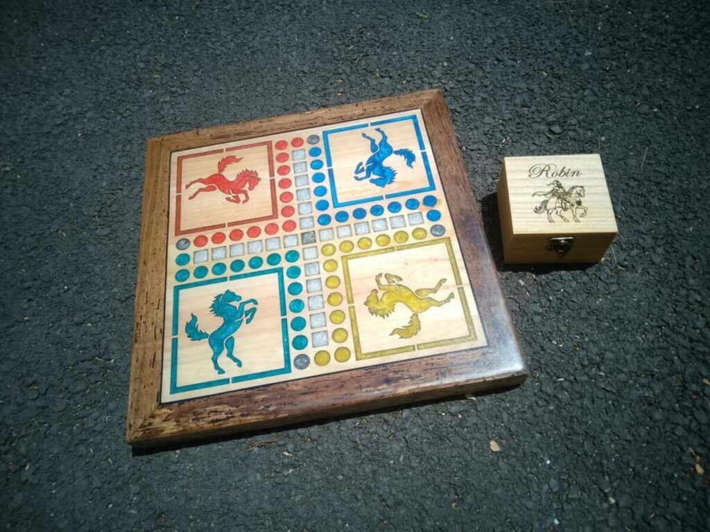 Jeu des Petits Chevaux en bois – modèle 38