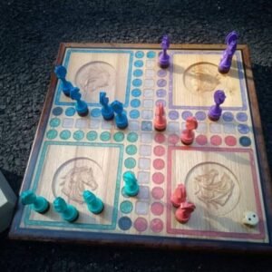 Jeu des Petits Chevaux en bois  personnalisable bleu